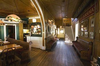 Rogues Harbor Inn Lansing Dış mekan fotoğraf
