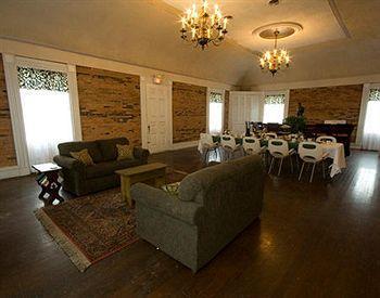 Rogues Harbor Inn Lansing Dış mekan fotoğraf