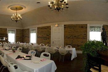 Rogues Harbor Inn Lansing Dış mekan fotoğraf
