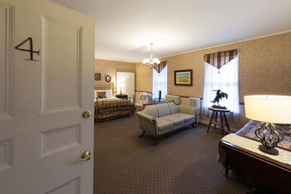Rogues Harbor Inn Lansing Dış mekan fotoğraf