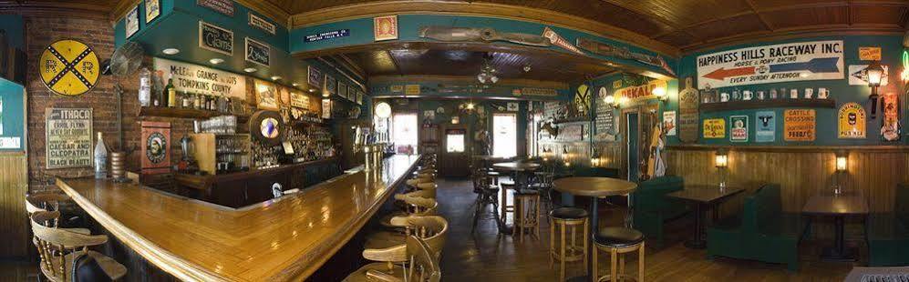 Rogues Harbor Inn Lansing Dış mekan fotoğraf